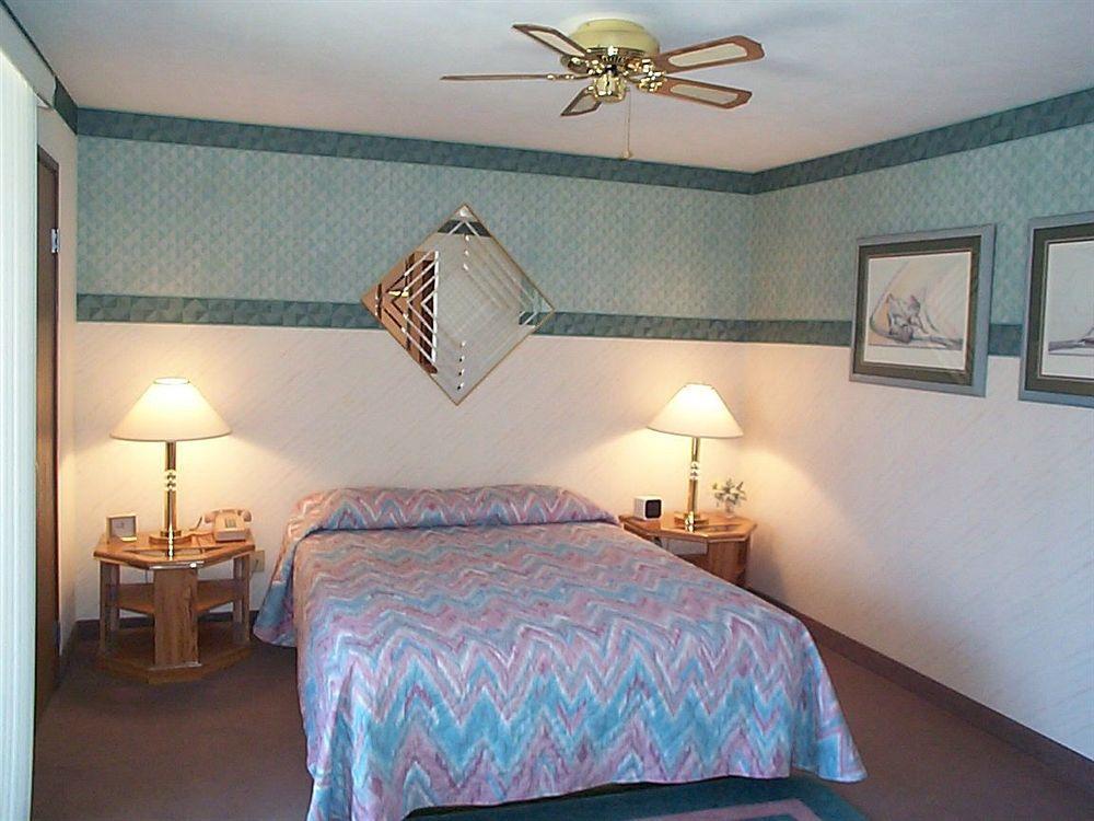 Mcgovern'S Motel And Suites Sun Prairie Zewnętrze zdjęcie