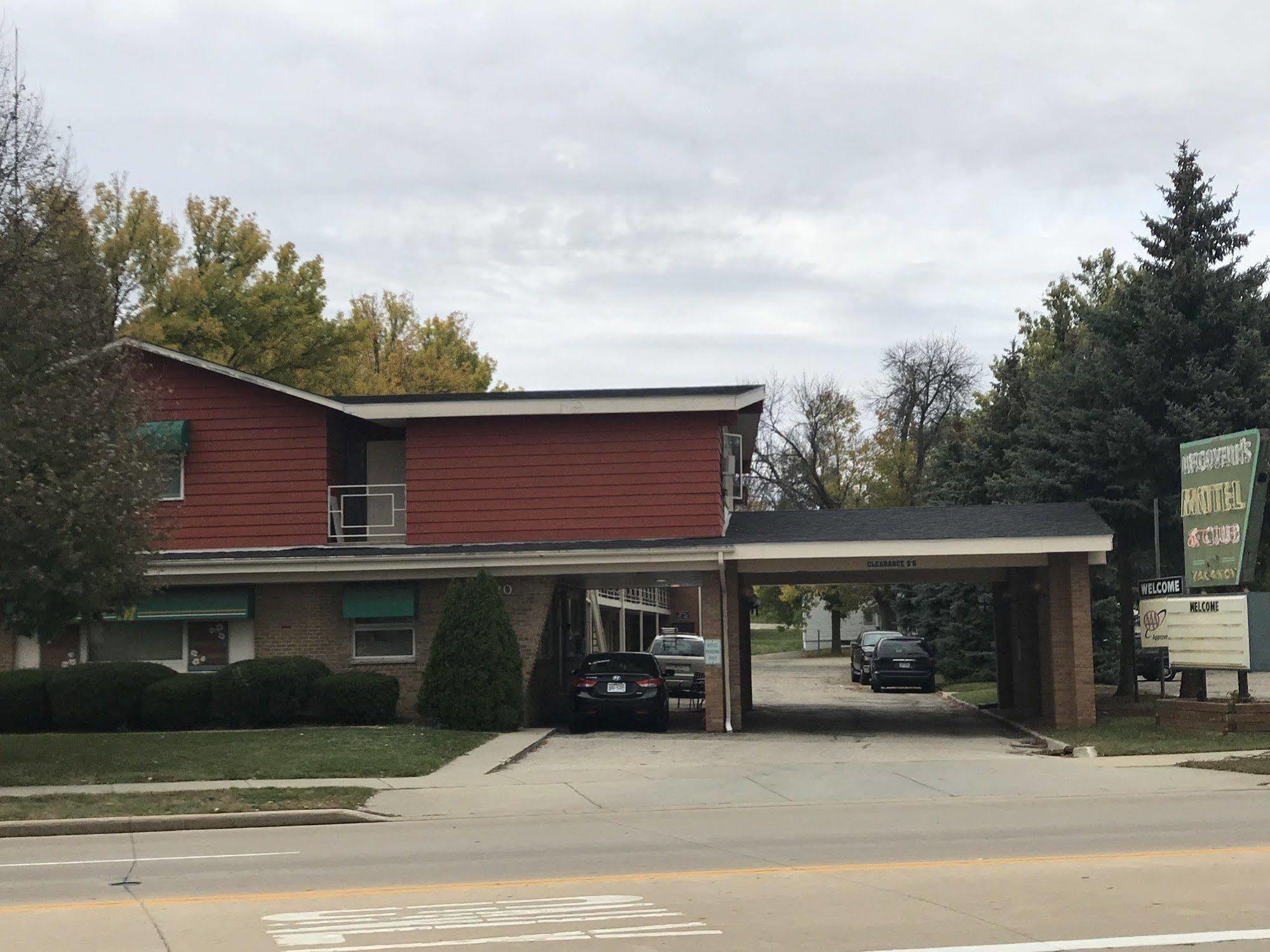 Mcgovern'S Motel And Suites Sun Prairie Zewnętrze zdjęcie