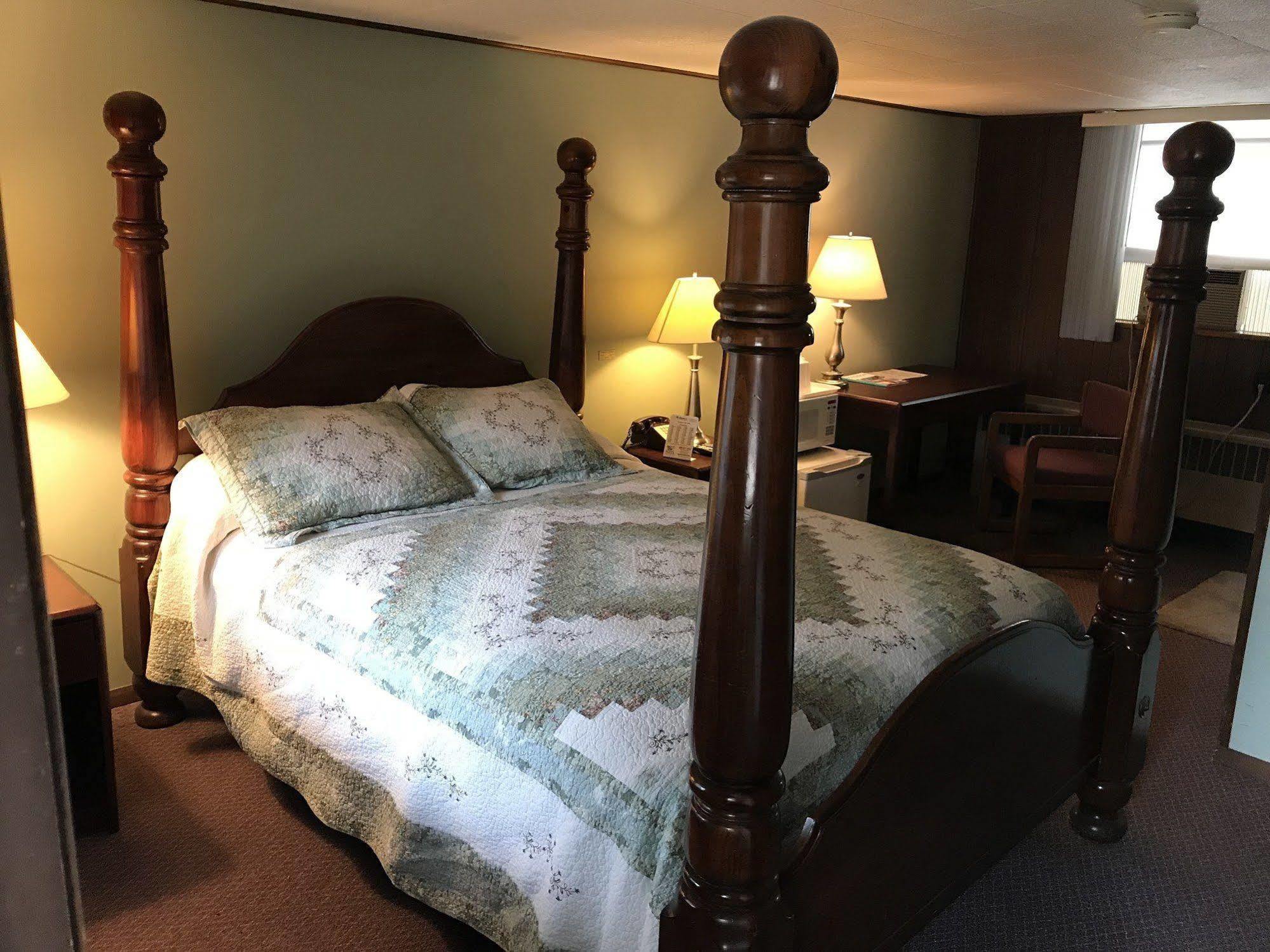 Mcgovern'S Motel And Suites Sun Prairie Zewnętrze zdjęcie
